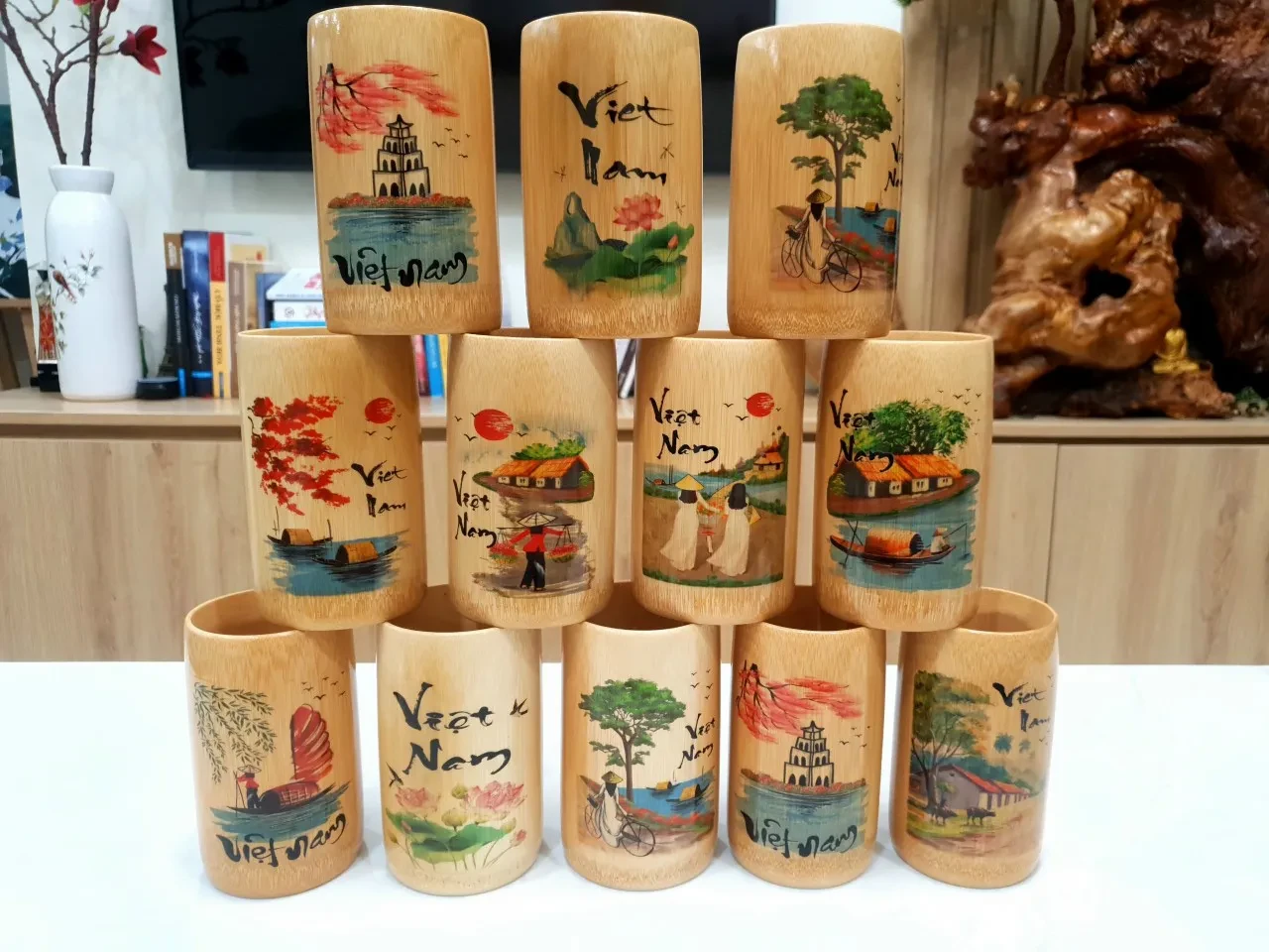 Cốc tre vẽ hoặc in sẵn có khắc chữ